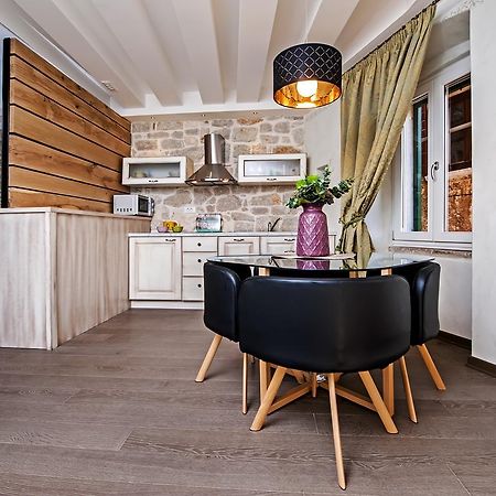 Апартаменти Studio Mc Ровінь Екстер'єр фото