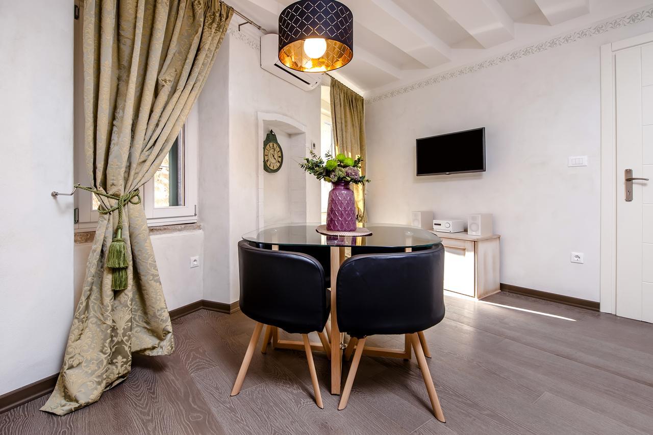 Апартаменти Studio Mc Ровінь Екстер'єр фото